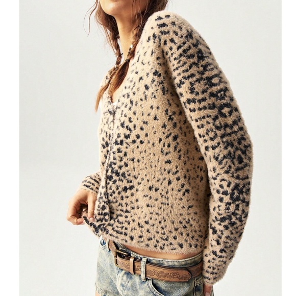 Classic Fuzzy Leopard Print Button Down Loose Fit Cardigan - Picture 3 of 10